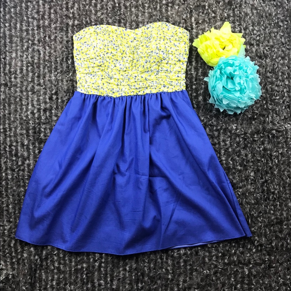 Woman’s dress size 5 brand MyMichelle